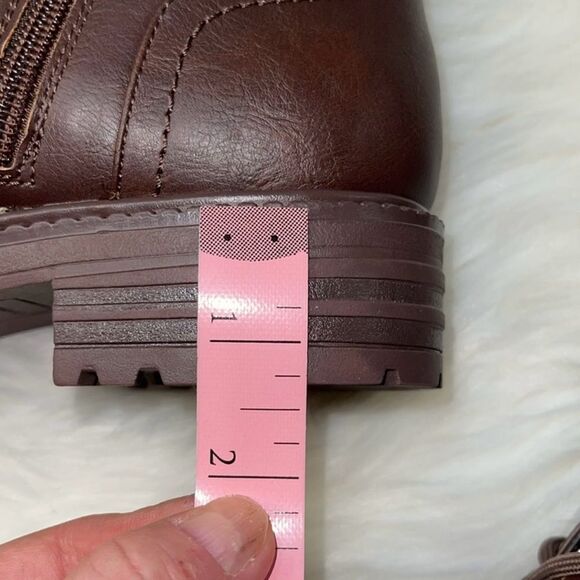 Guess GBC Los Angeles Women’s Ankle Combat Boots Lace Up Brown. Sz 7M. New - Picture 9 of 10